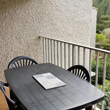 Logement Avec Terrasse Et Parking Privatif A 2 Pas De La Plage * Saint-Cyr-sur-Mer